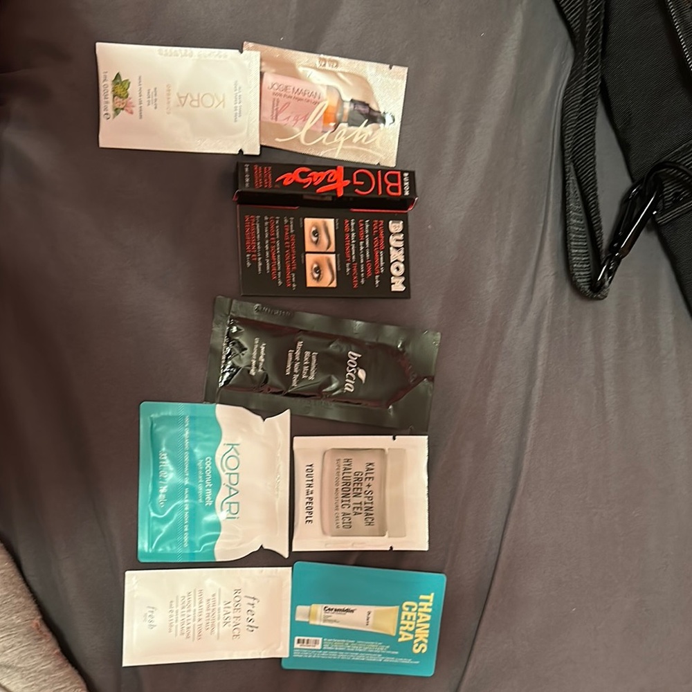 Assorted Beauty Sample Pack